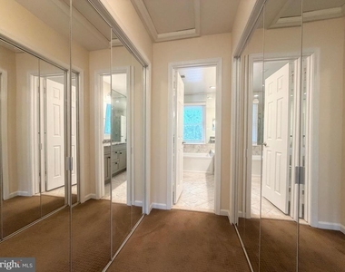 7418 Crestberry Lane - Photo Thumbnail 32