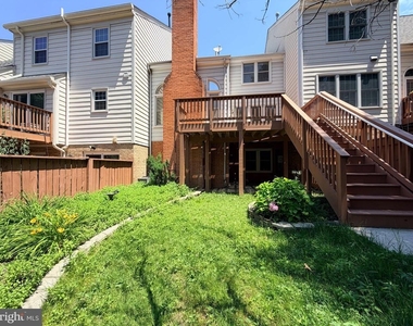 7418 Crestberry Lane - Photo Thumbnail 60