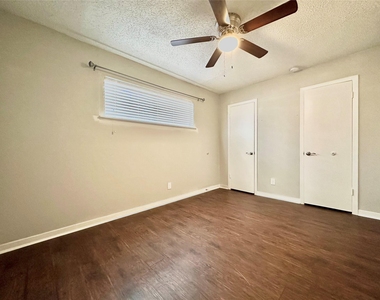 1200 Banister Ln - Photo Thumbnail 12