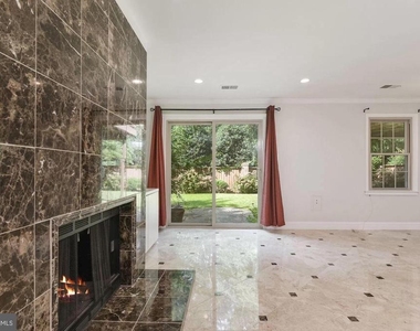 10127 Crestberry Place - Photo Thumbnail 30
