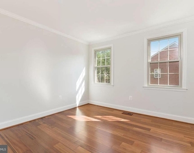10127 Crestberry Place - Photo Thumbnail 24