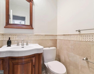 10127 Crestberry Place - Photo Thumbnail 13