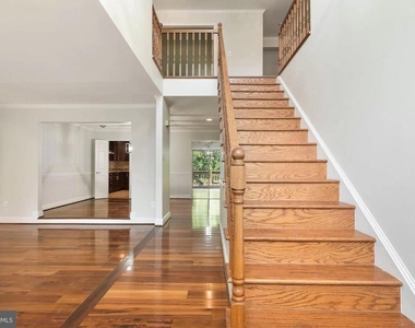 10127 Crestberry Place - Photo Thumbnail 1