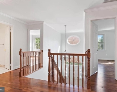 10127 Crestberry Place - Photo Thumbnail 14