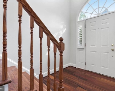 10127 Crestberry Place - Photo Thumbnail 2
