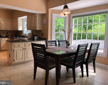5512 Massachusetts Avenue - Photo Thumbnail 12