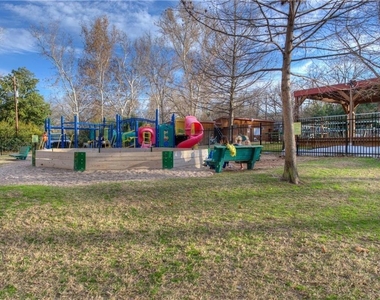 1300 Lipan Trl - Photo Thumbnail 24