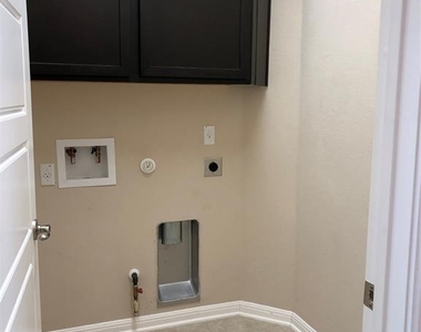 3451 Mayfield Ranch Blvd - Photo Thumbnail 11