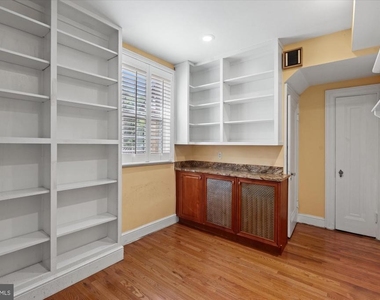 4613 Langdrum Lane - Photo Thumbnail 6
