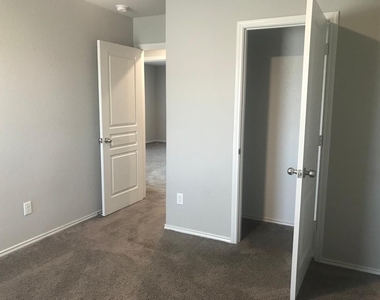 2705 Turning Creek St - Photo Thumbnail 2