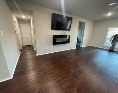 2705 Turning Creek St - Photo Thumbnail 9