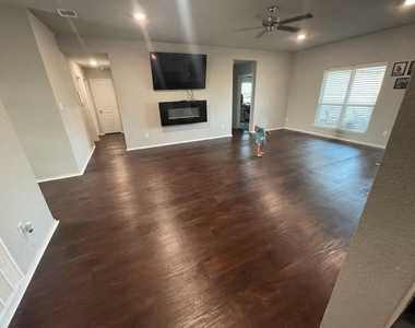 2705 Turning Creek St - Photo Thumbnail 5