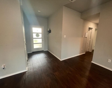 2705 Turning Creek St - Photo Thumbnail 4
