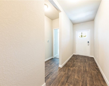 109 Jubilee Dr - Photo Thumbnail 1
