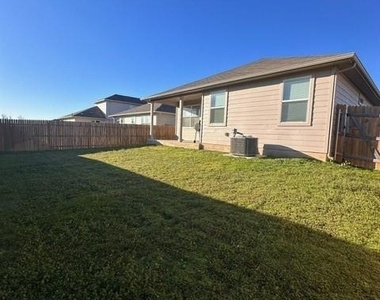 109 Jubilee Dr - Photo Thumbnail 14