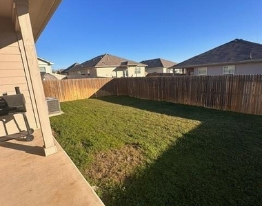 109 Jubilee Dr - Photo Thumbnail 15