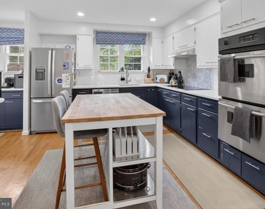 5703 Cromwell Drive - Photo Thumbnail 4