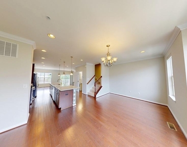 3616 Summer House Street - Photo Thumbnail 3