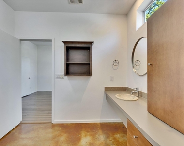 3808 Menchaca Rd - Photo Thumbnail 14