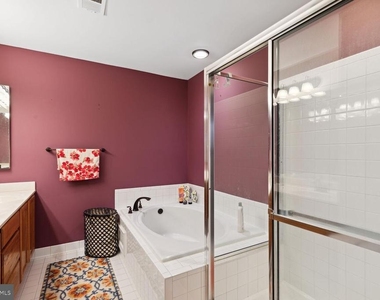 6005 Helmsman Way - Photo Thumbnail 23
