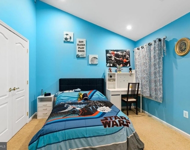 6005 Helmsman Way - Photo Thumbnail 28