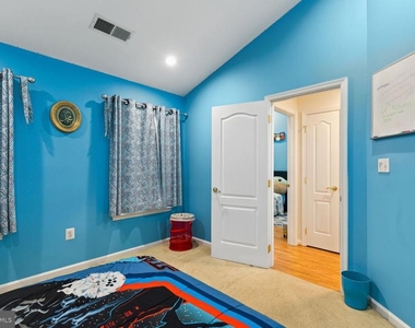 6005 Helmsman Way - Photo Thumbnail 29