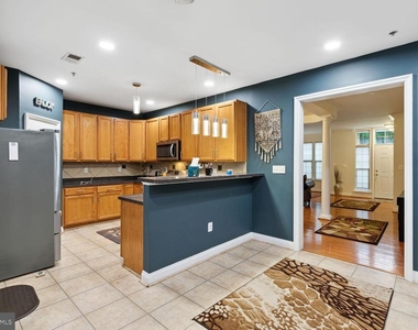 6005 Helmsman Way - Photo Thumbnail 12