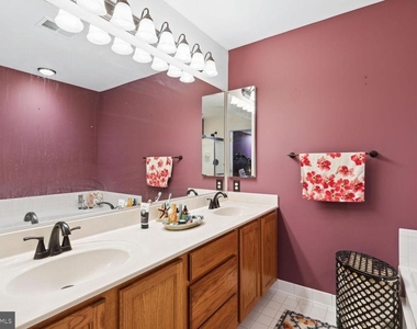 6005 Helmsman Way - Photo Thumbnail 22