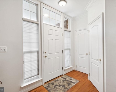 6005 Helmsman Way - Photo Thumbnail 38