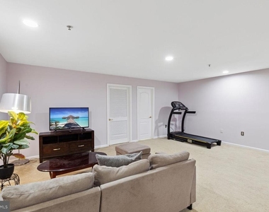 6005 Helmsman Way - Photo Thumbnail 32