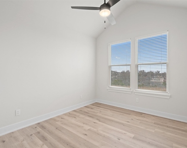 2709 Bristol Dr - Photo Thumbnail 9