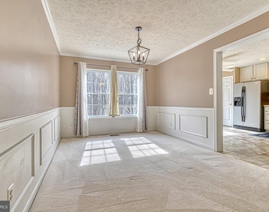 206 Colgate Drive - Photo Thumbnail 5