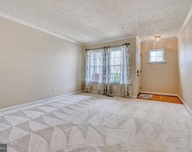 206 Colgate Drive - Photo Thumbnail 10