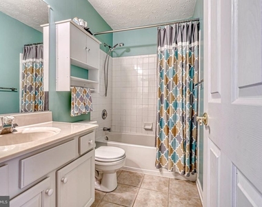 206 Colgate Drive - Photo Thumbnail 18