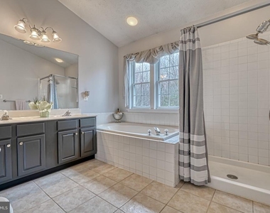 206 Colgate Drive - Photo Thumbnail 15