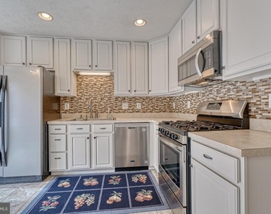 206 Colgate Drive - Photo Thumbnail 1