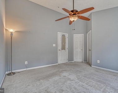 206 Colgate Drive - Photo Thumbnail 13