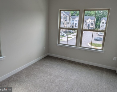 9711 Klamath Court - Photo Thumbnail 8