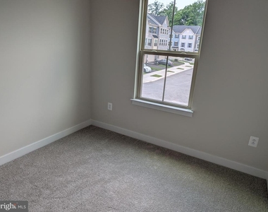 9711 Klamath Court - Photo Thumbnail 10