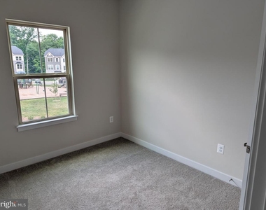 9711 Klamath Court - Photo Thumbnail 9