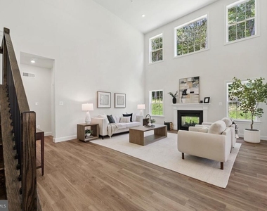 1823 Colt Lane - Photo Thumbnail 2