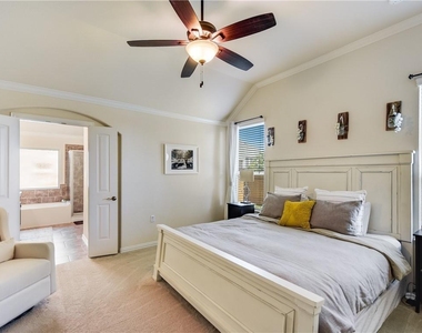 701 Cardenas Ln - Photo Thumbnail 12