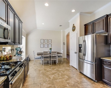 701 Cardenas Ln - Photo Thumbnail 6