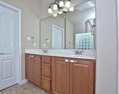 310 Steer Acres Ct - Photo Thumbnail 14