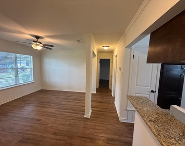 509 Cedar Dr - Photo Thumbnail 3
