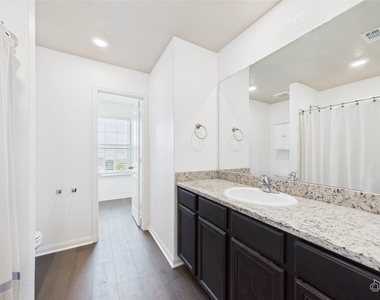 1687 Twin Estates Dr - Photo Thumbnail 9