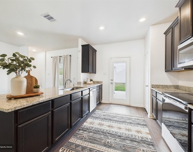 1687 Twin Estates Dr - Photo Thumbnail 4