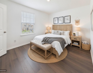 1687 Twin Estates Dr - Photo Thumbnail 14