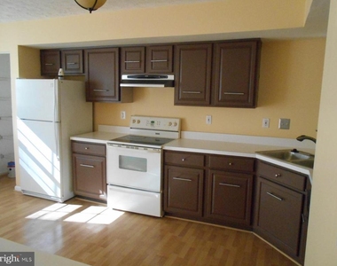 2701 Claybrooke Drive - Photo Thumbnail 9