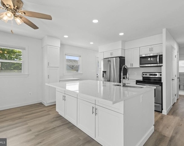 7212 Bay Front Road - Photo Thumbnail 8